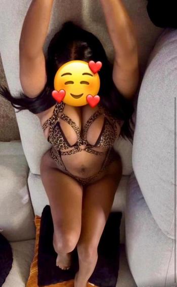 Rose, 25  female escort, Allentown